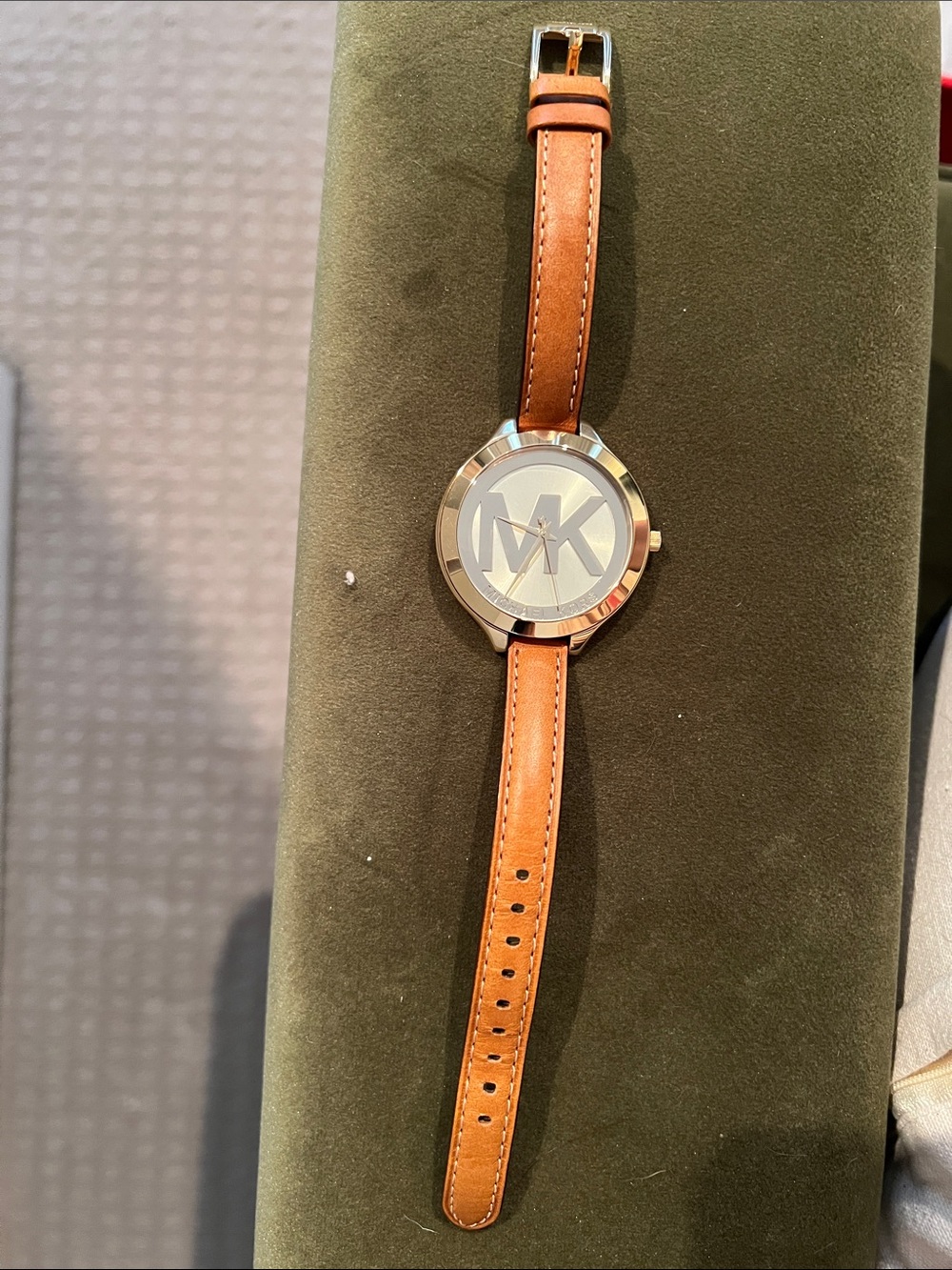 Michael Kors Gold-Tone Watch with Tan Leather Strap and MK Logo Dial - Picture 4 of 6